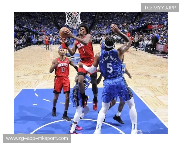 阿门14+8+5全面爆发！两度打成2+1点燃逆转